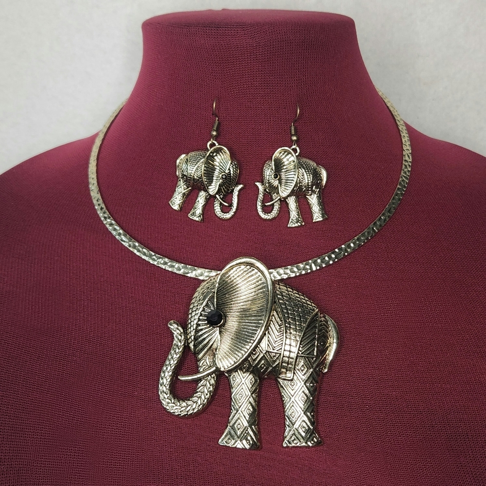 Fashion Jewelry Elephant Metal Pendant Statement Necklace & Earring Set